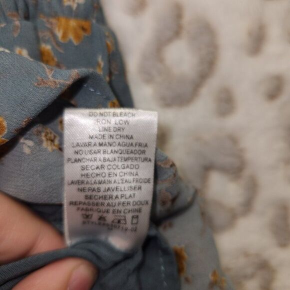 Altar'd State Floral Asymmetrical Tiered Mini Skirt Smocked Waist Med Feminine - Picture 7 of 7